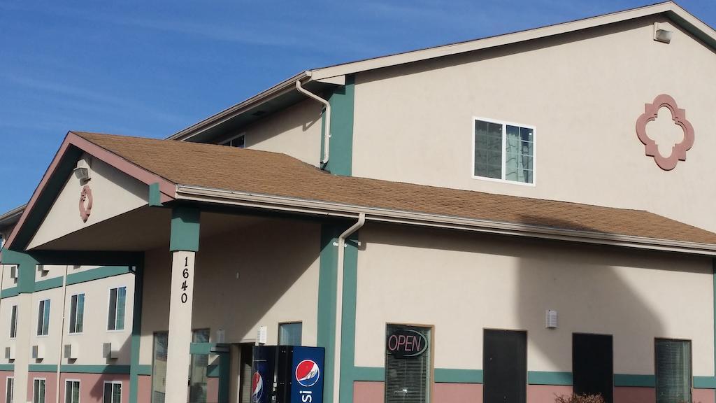 Value Inn & Suites Salina Exterior foto